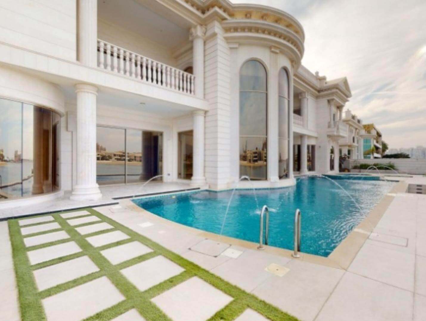 Palace for sale in Dubai palm قصور للبيع في دبي