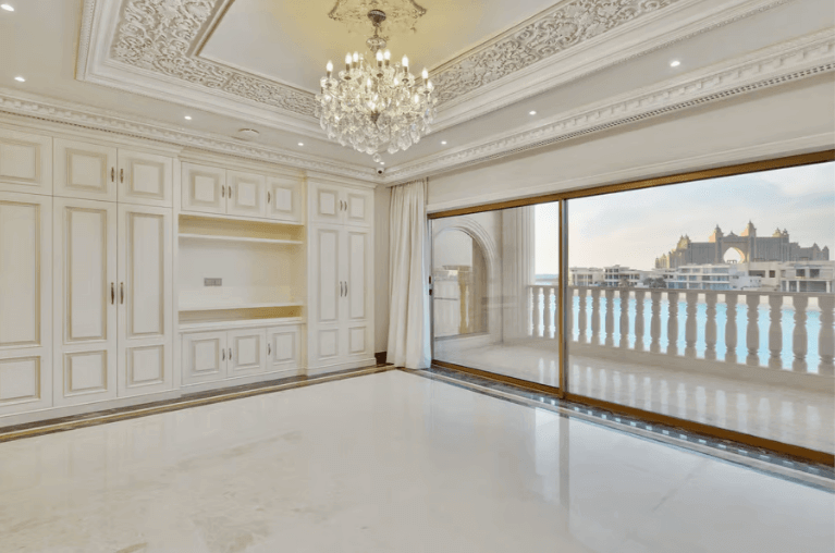 Palace for sale in Dubai palm قصور للبيع في دبي