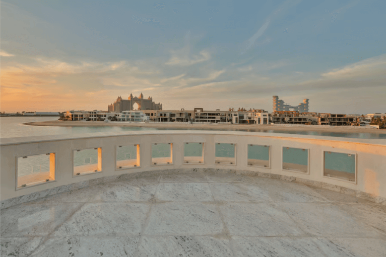 Palace for sale in Dubai palm قصور للبيع في دبي