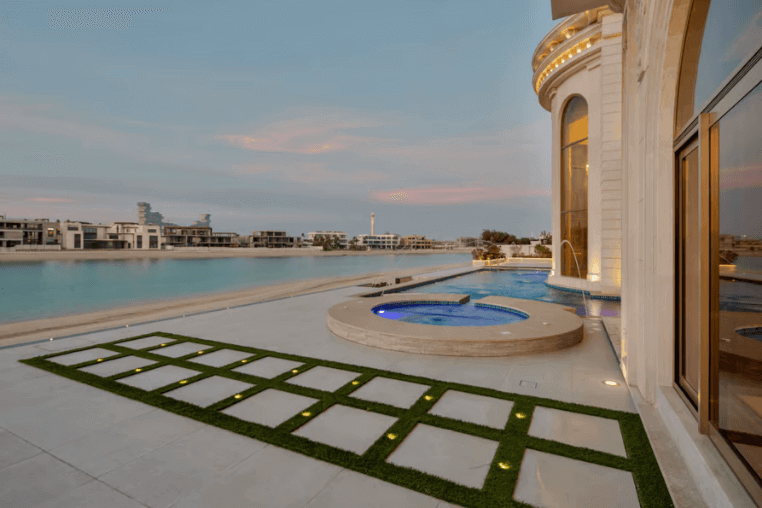 Palace for sale in Dubai palm قصور للبيع في دبي