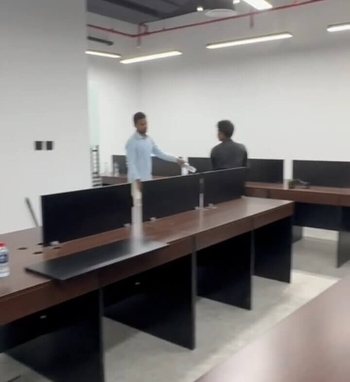 مكتب فخم للإيجار في دبي | Office for rent in Dubai