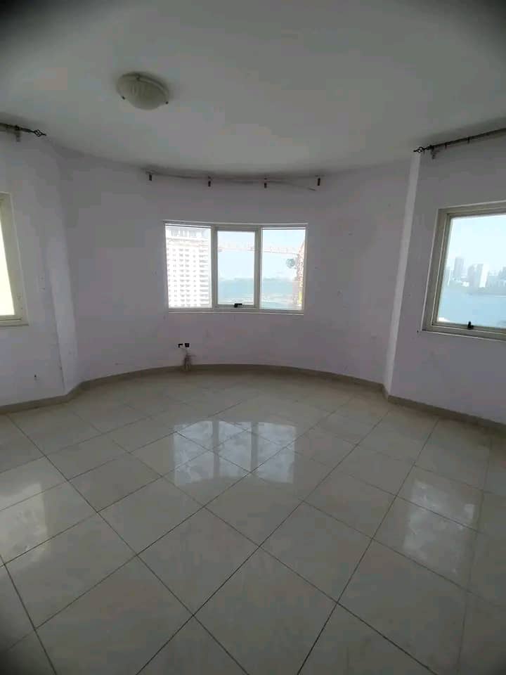 للإيجار شقة 3 غرف وصالة كبيرة في الشارقة | 3-rooms apartment and a large hall