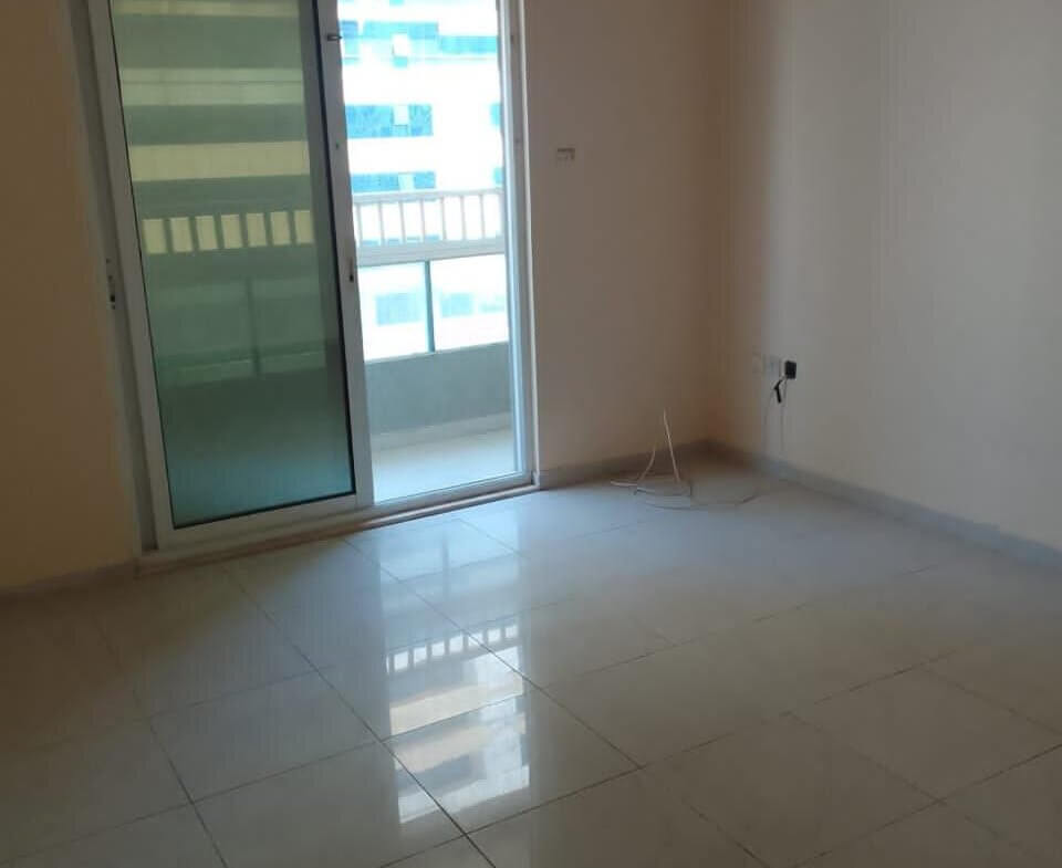 متاح شقة للبيع 3 غرفة وصالة بالشارقة | Apartment available for sale