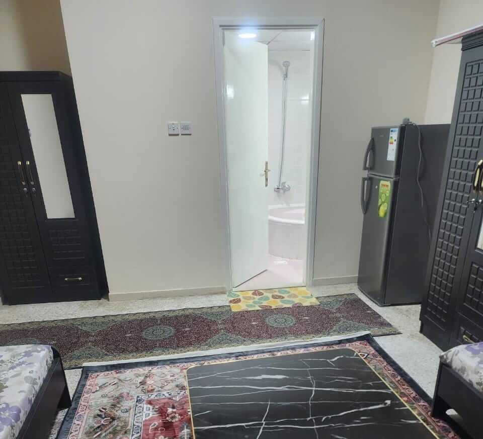 للايجار غرفة ماستر المجاز 1 سكن بنات بالشارقة | For rent is a master room in Al Majaz 1