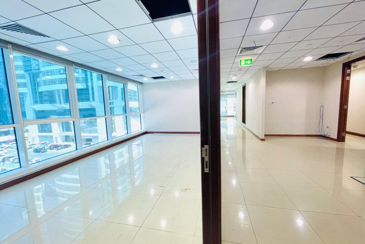 Commercial Floor available for Rent in Abu Dhabi | طابق تجاري للإيجار في أبوظبي