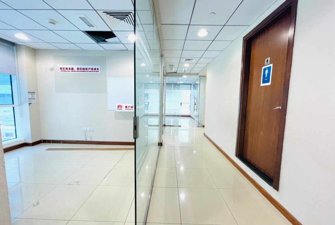 Commercial Floor available for Rent in Abu Dhabi | طابق تجاري للإيجار في أبوظبي