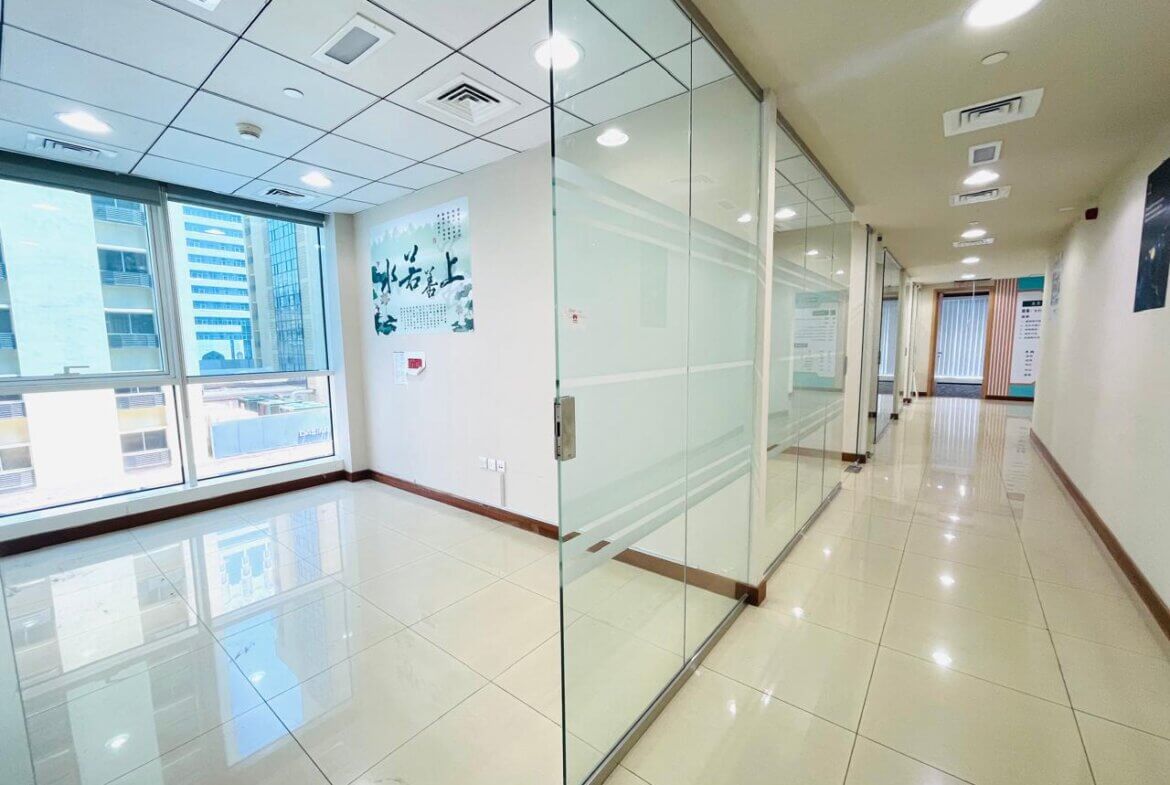 Commercial Floor available for Rent in Abu Dhabi | طابق تجاري للإيجار في أبوظبي