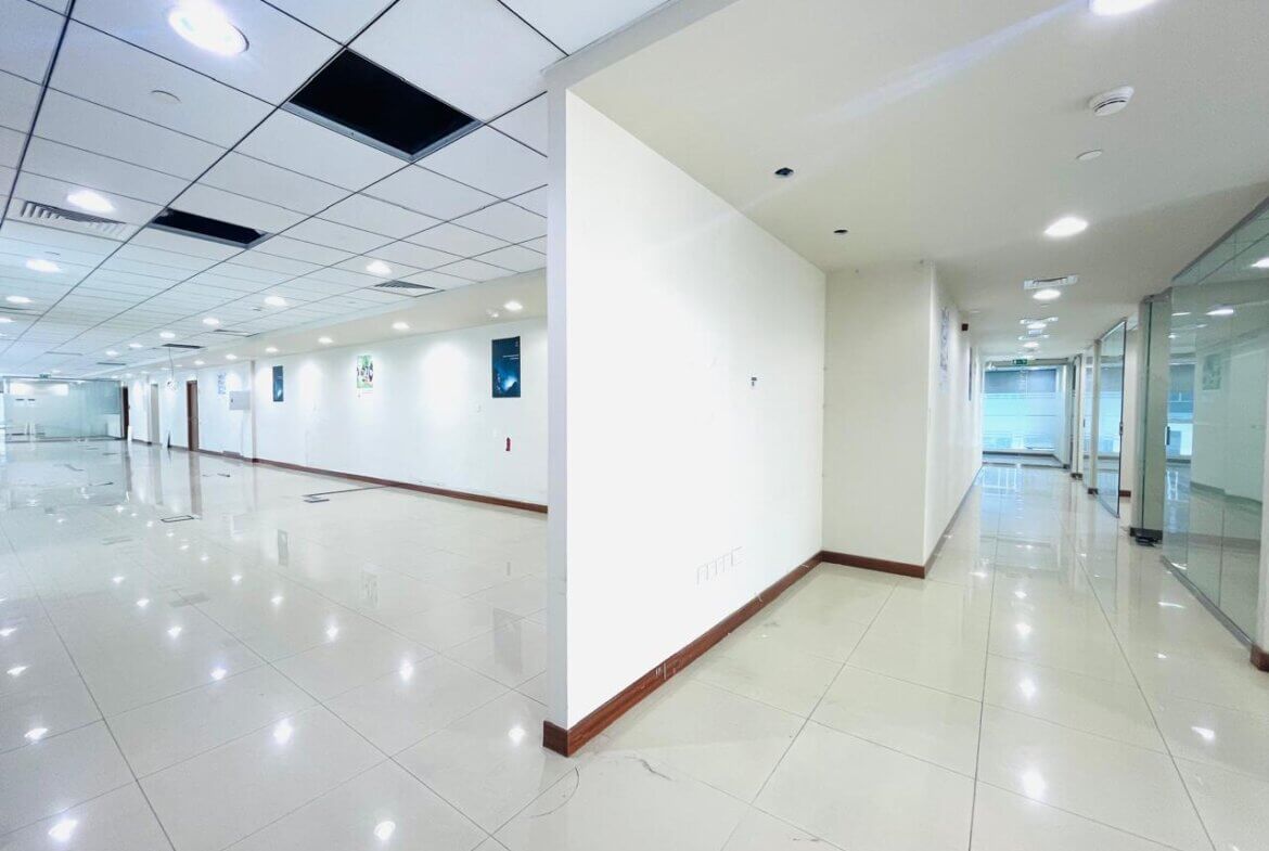 Commercial Floor available for Rent in Abu Dhabi | طابق تجاري للإيجار في أبوظبي