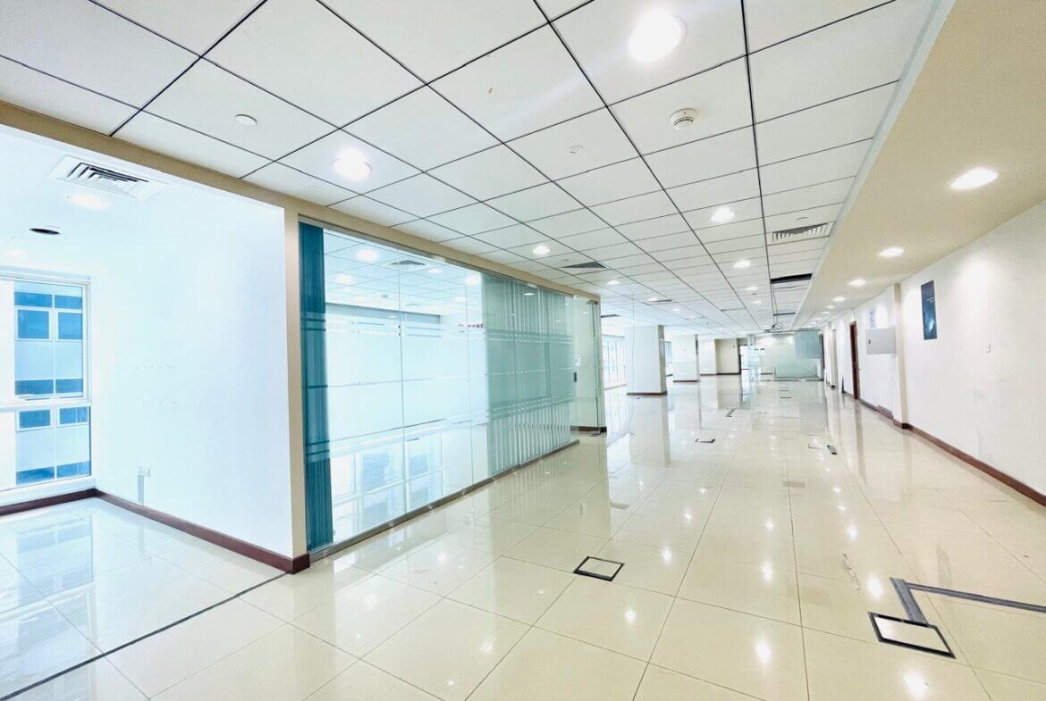 Commercial Floor available for Rent in Abu Dhabi | طابق تجاري للإيجار في أبوظبي